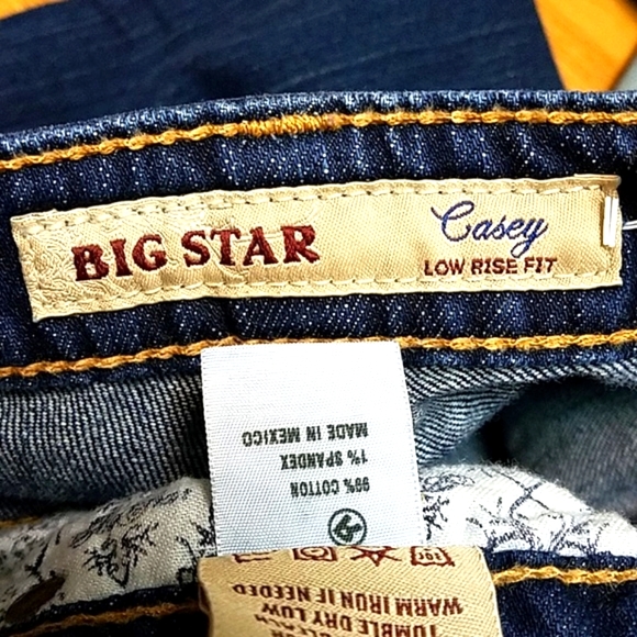 Big Star Denim - BIG STAR 26x29 2008 CASEY LOW-RISE FIT FADED DISTRESSED DARK WASH BOOTCUT JEANS